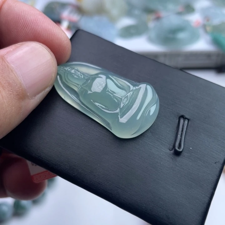 梵***丗翡翠未镶嵌颈饰挂件