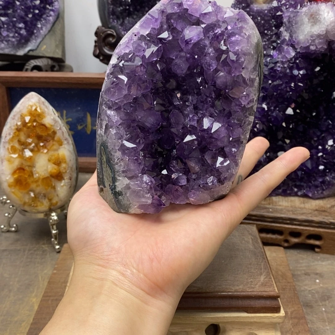 未镶嵌水晶大型摆件（非配饰）