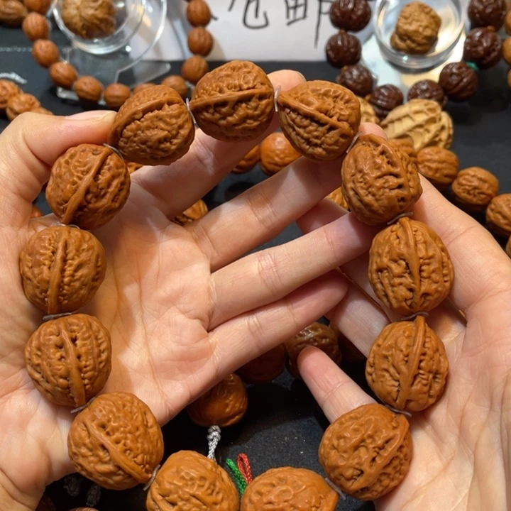 儒***贾吊坠龙脊菩提绣花鞋