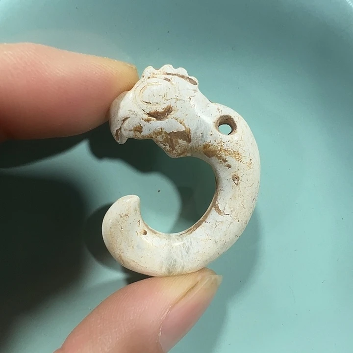透闪石质玉未镶嵌挂件