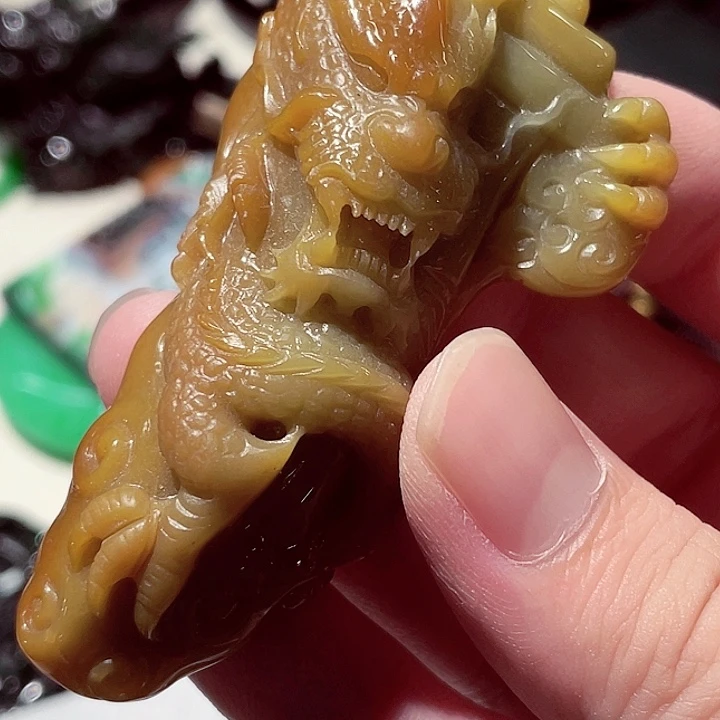 翡翠未镶嵌颈饰先鉴后发一物一证