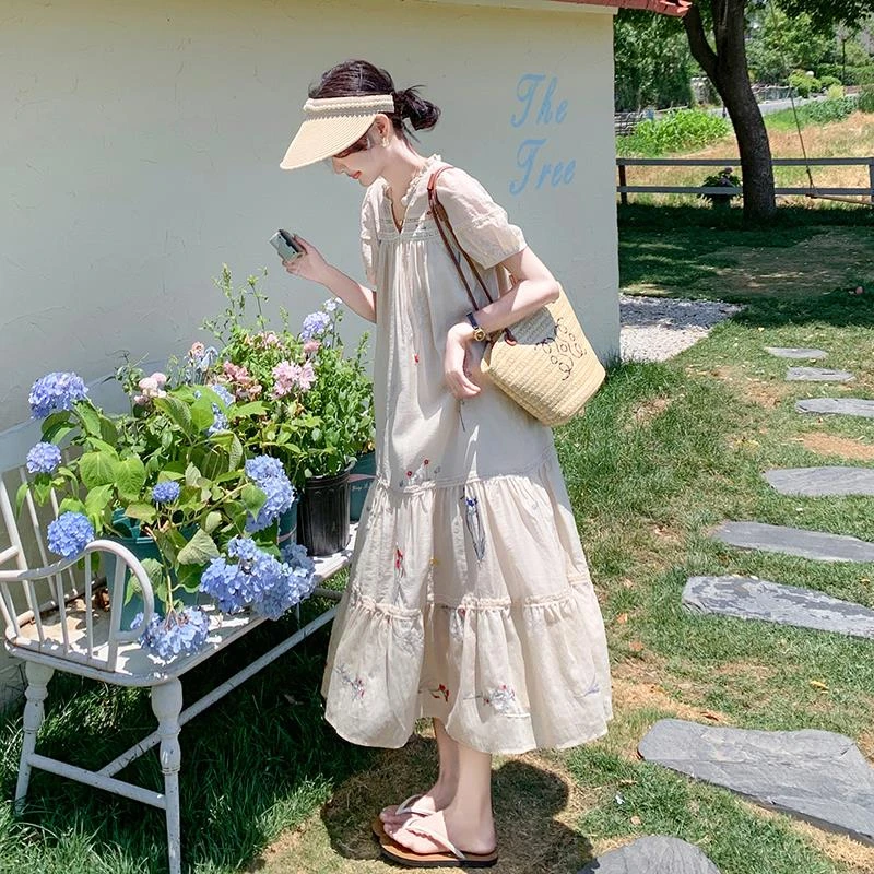 法式甜美刺绣复古连衣裙女2025夏季新款氛围感减龄海边度假长裙子