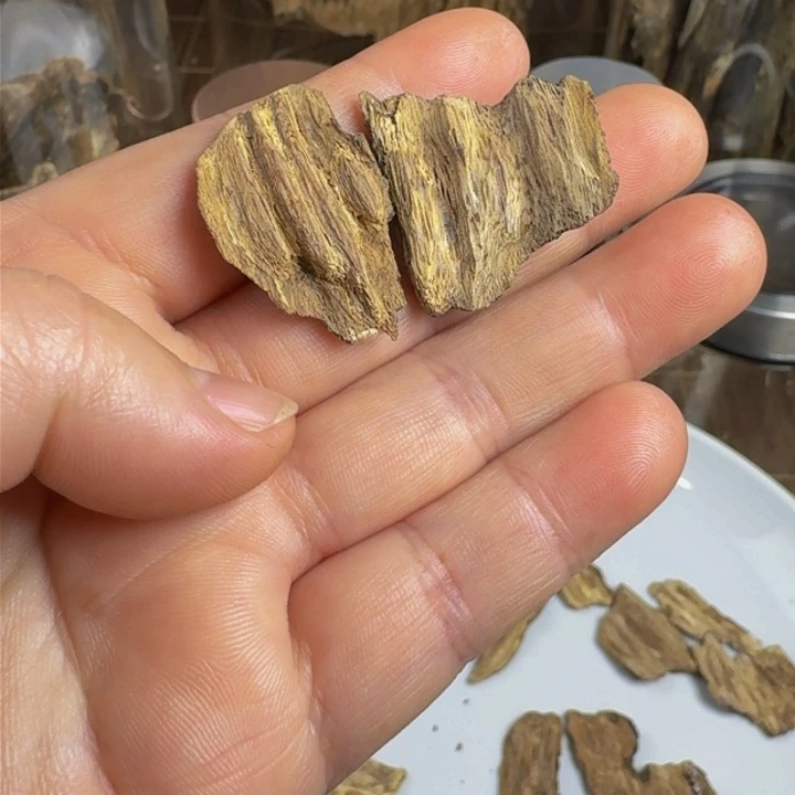 沉香沉香木制品广西虎斑棋1.48克