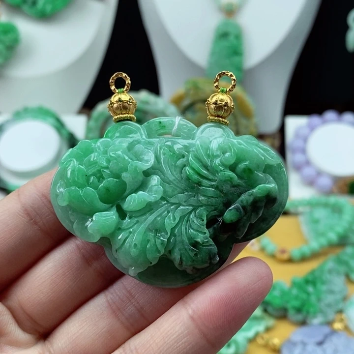 翡翠颈饰未镶嵌翡翠吊坠