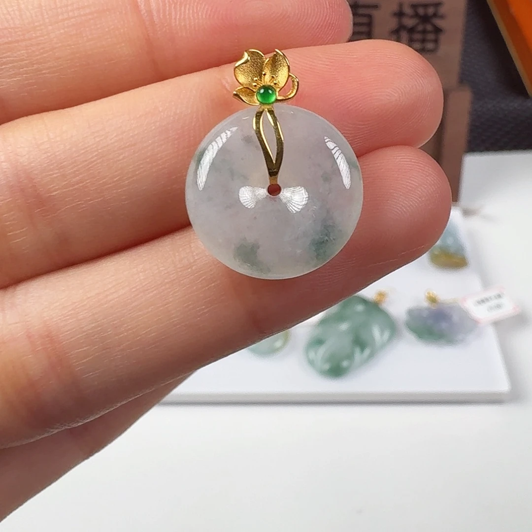 翡翠18K金镶嵌颈饰