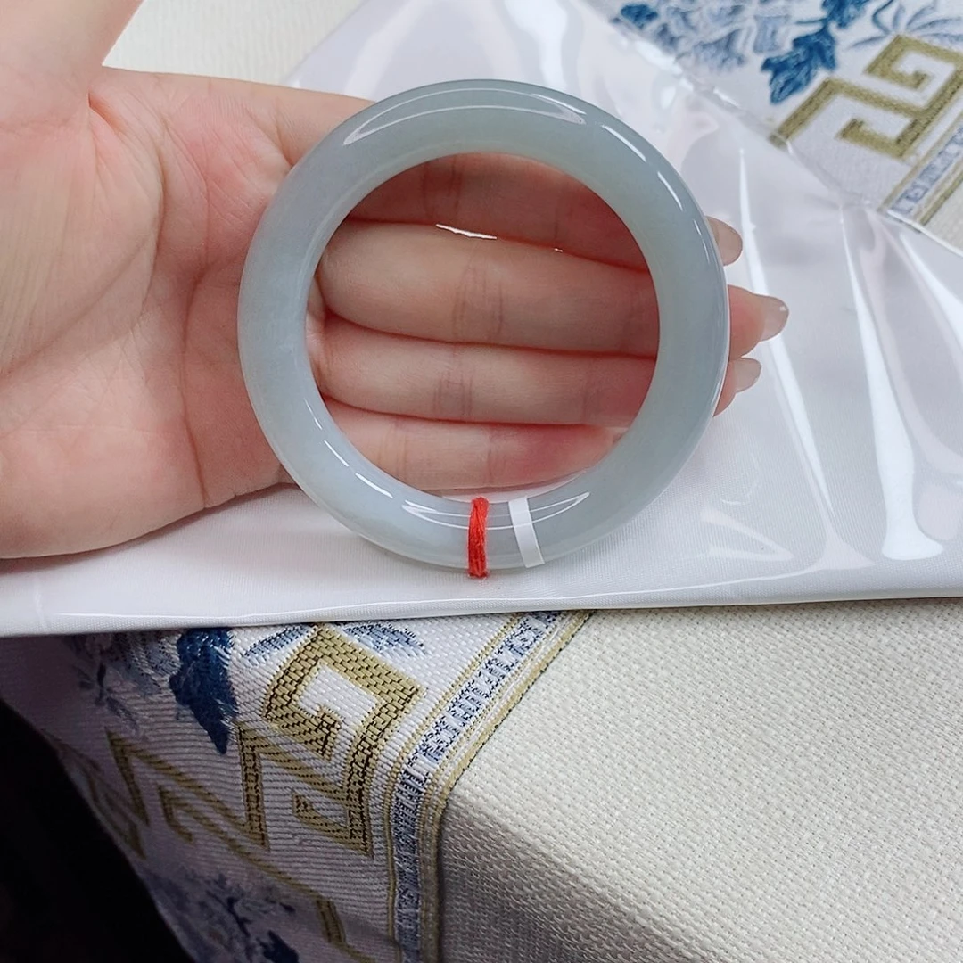 翡翠手镯未镶嵌56圆条
