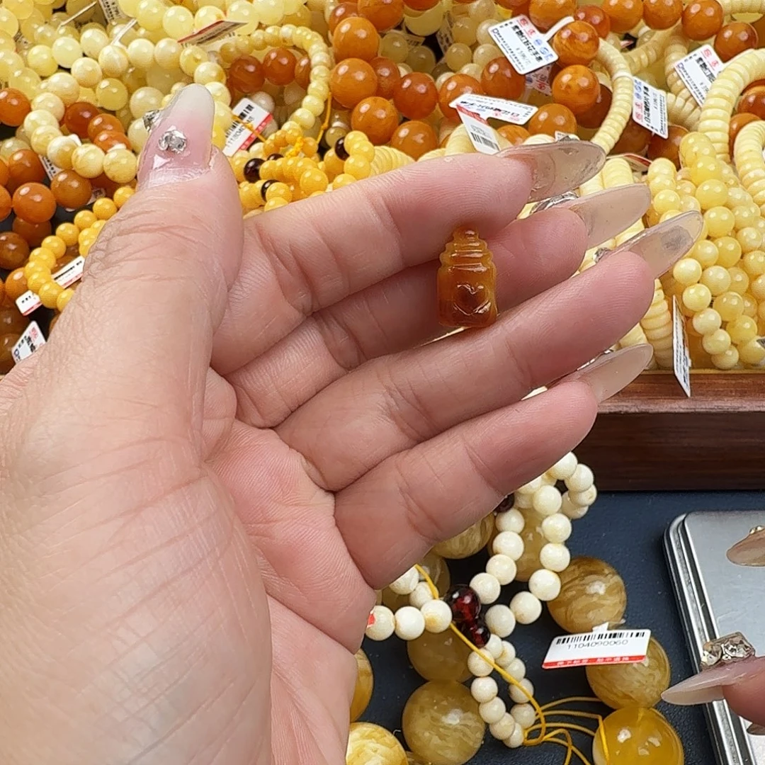 琥珀未镶嵌珠宝奇石