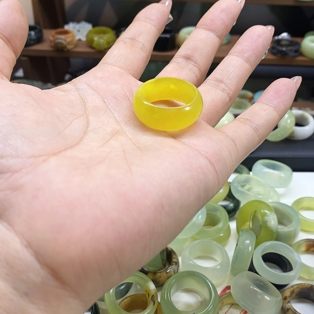 岫玉戒指未镶嵌湉****！