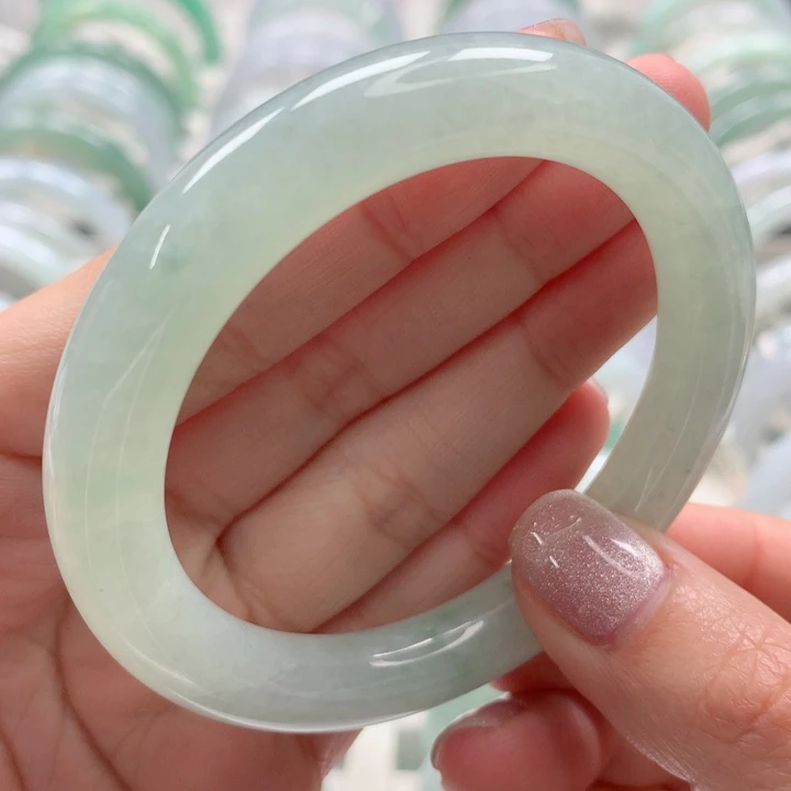 翡翠手镯未镶嵌冰葡萄肉圆条细腻高货包容52.53