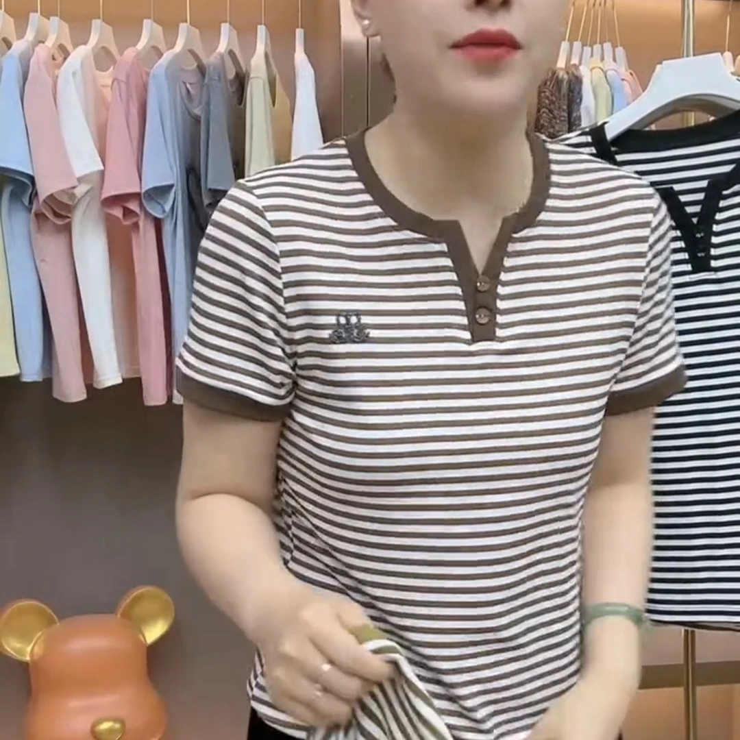 6190新款百搭减龄休闲条纹V领衫
