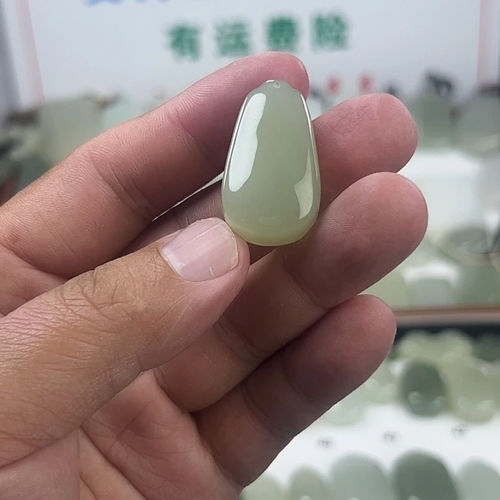 颈饰未镶嵌和田玉