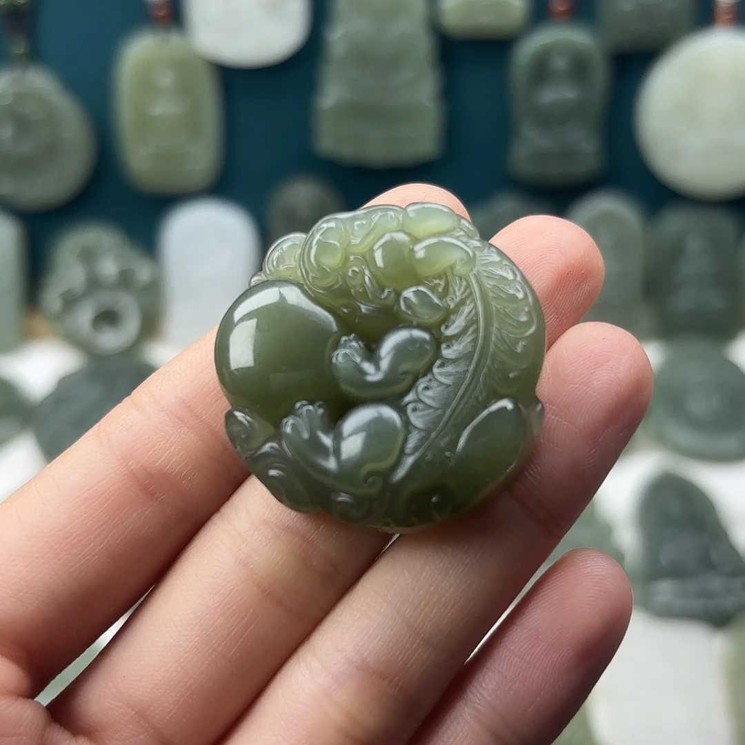 和田玉未镶嵌颈饰