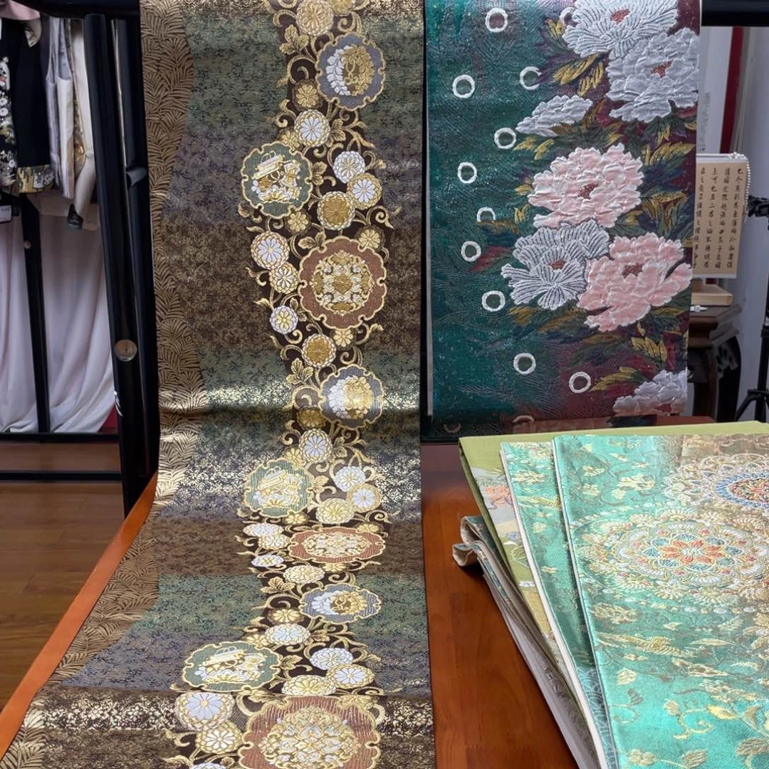 织绣雪轮纹宝相花