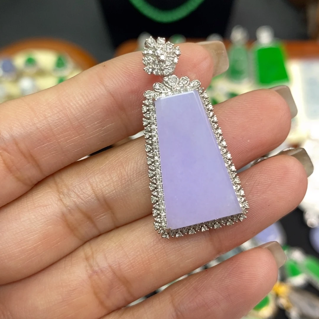 翡翠18K金镶嵌颈饰A货翡翠