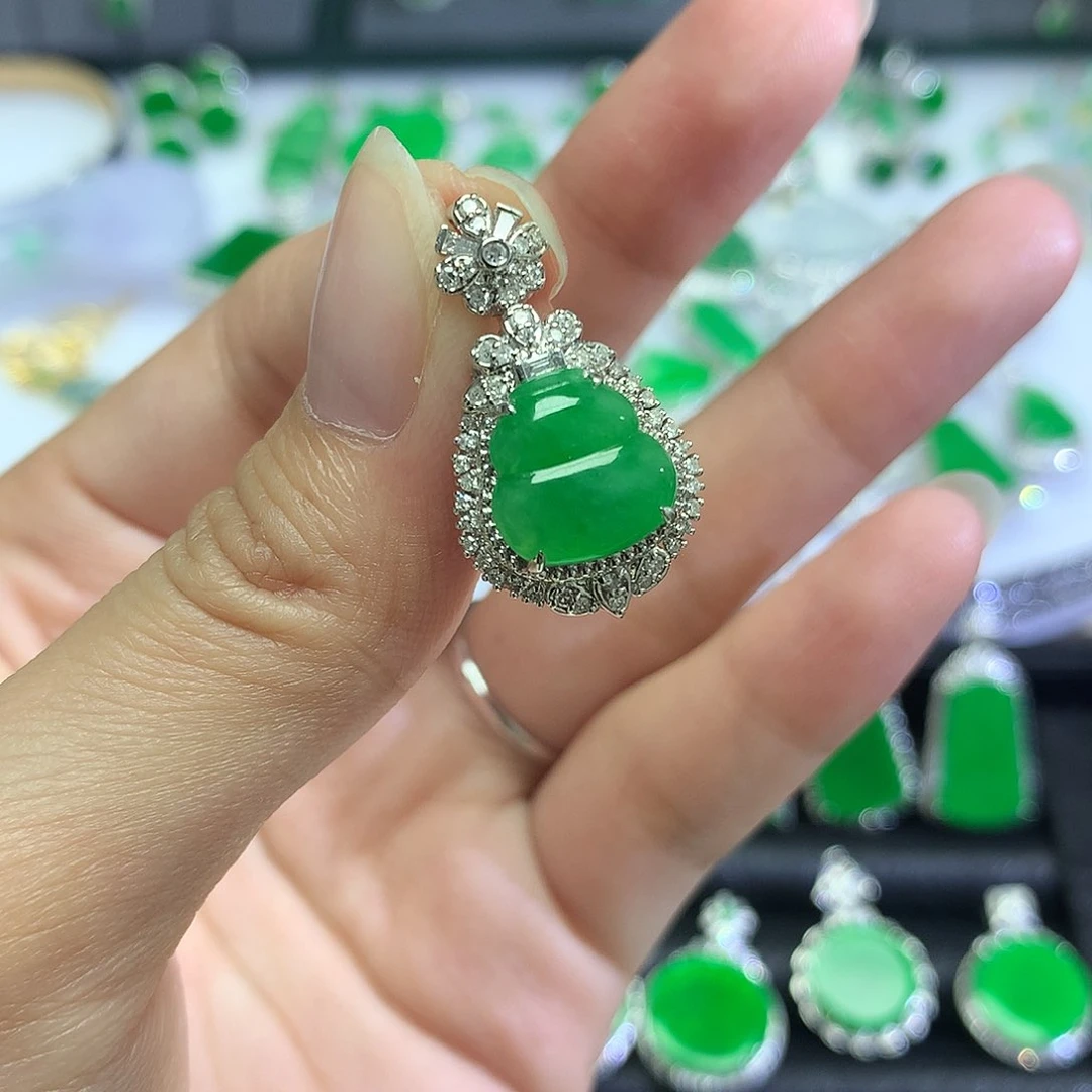 吊坠(不含链)18K金镶嵌翡翠