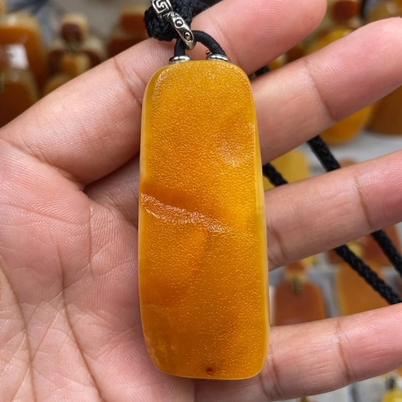 【闪购商品】琥珀颈饰未镶嵌