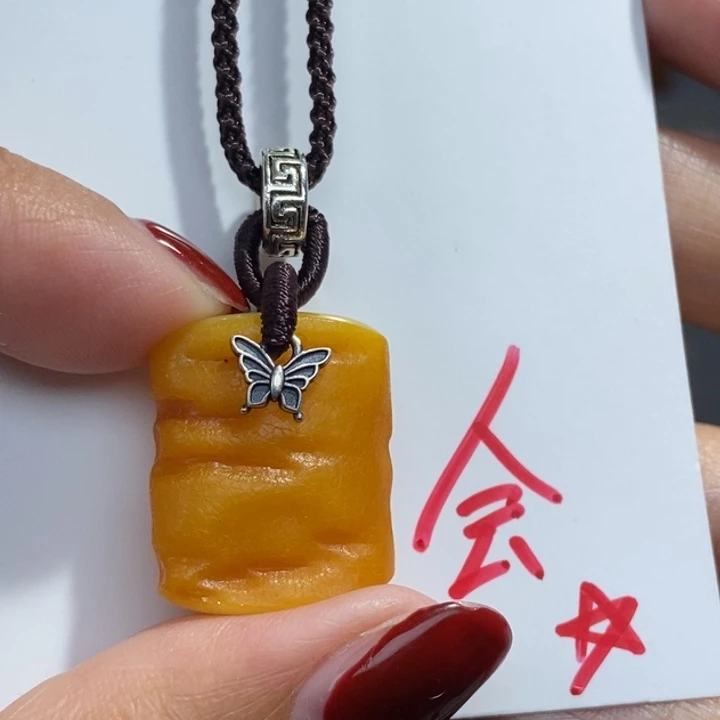 未镶嵌琥珀珠宝奇石