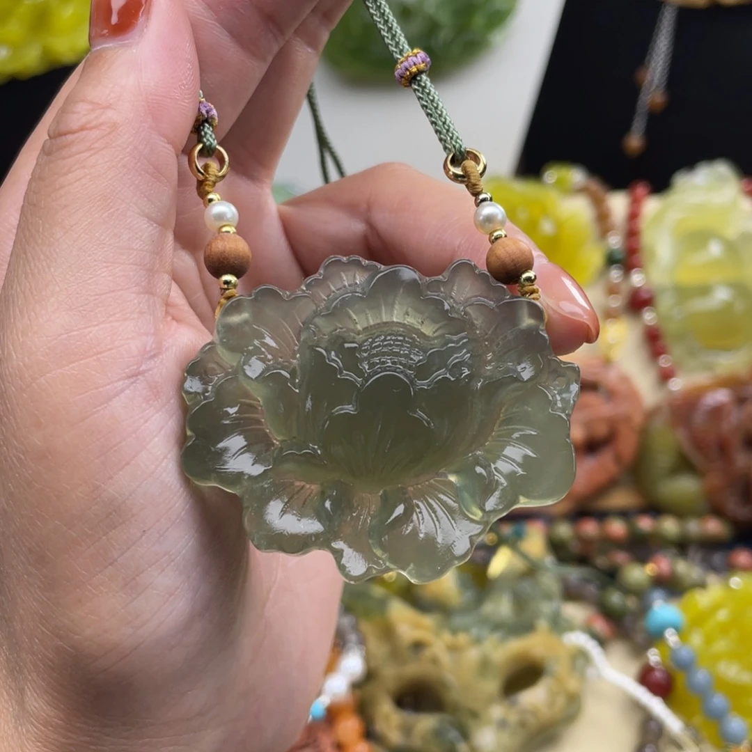 未镶嵌蛇纹石玉颈饰