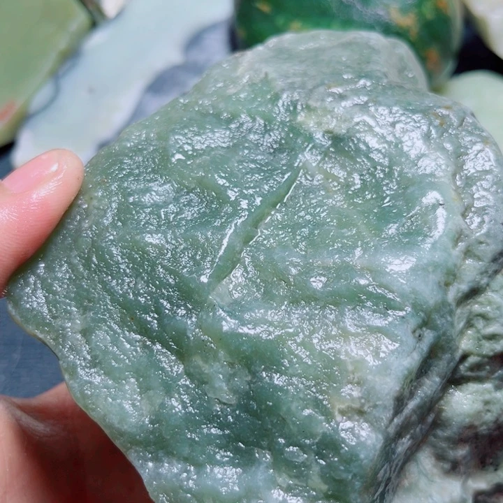 和田玉（糖玉）未镶嵌珠宝奇石