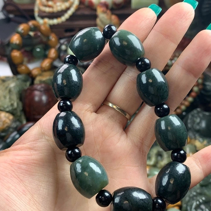 岫岩河磨玉（透闪石质玉）把件未镶嵌