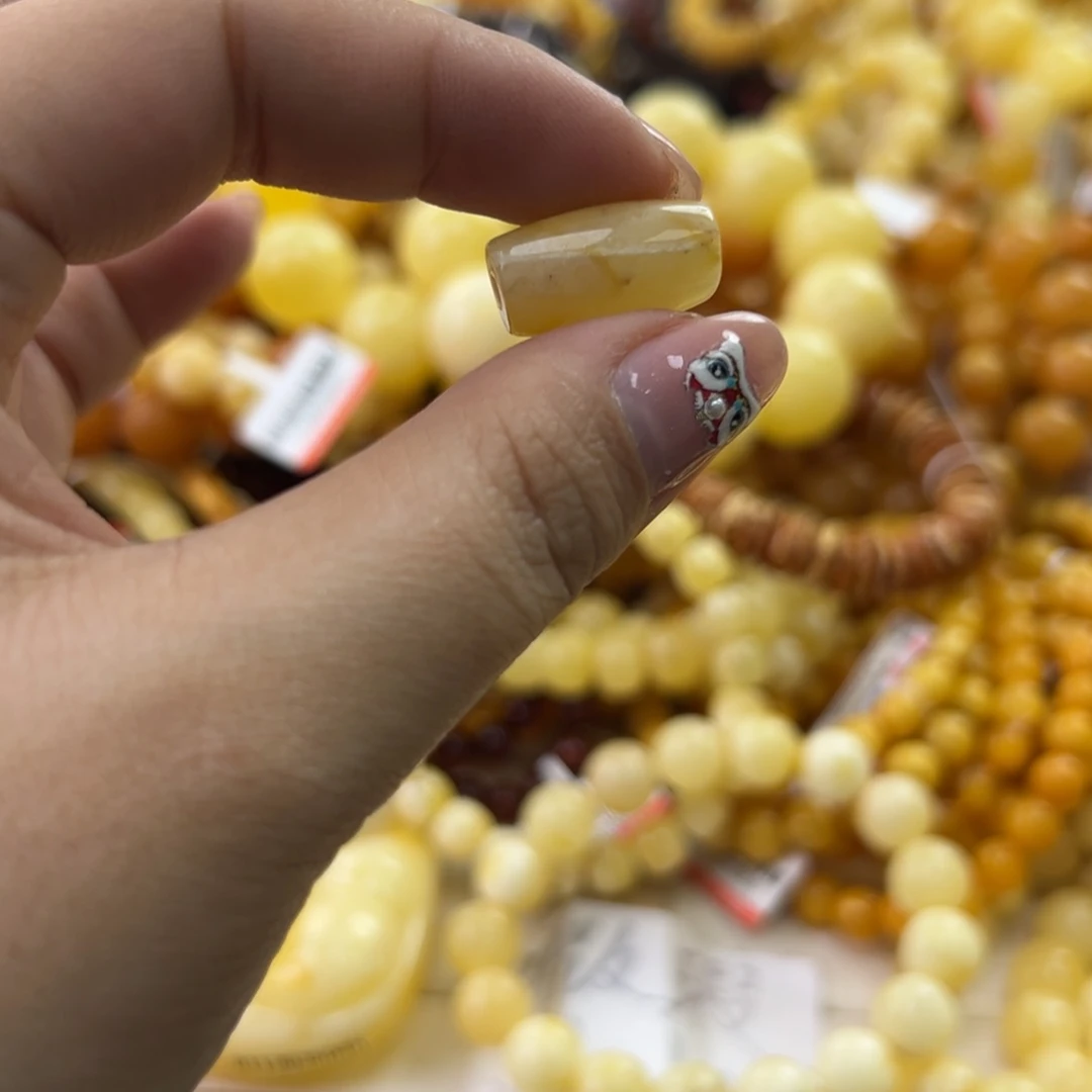 琥珀珠宝奇石未镶嵌