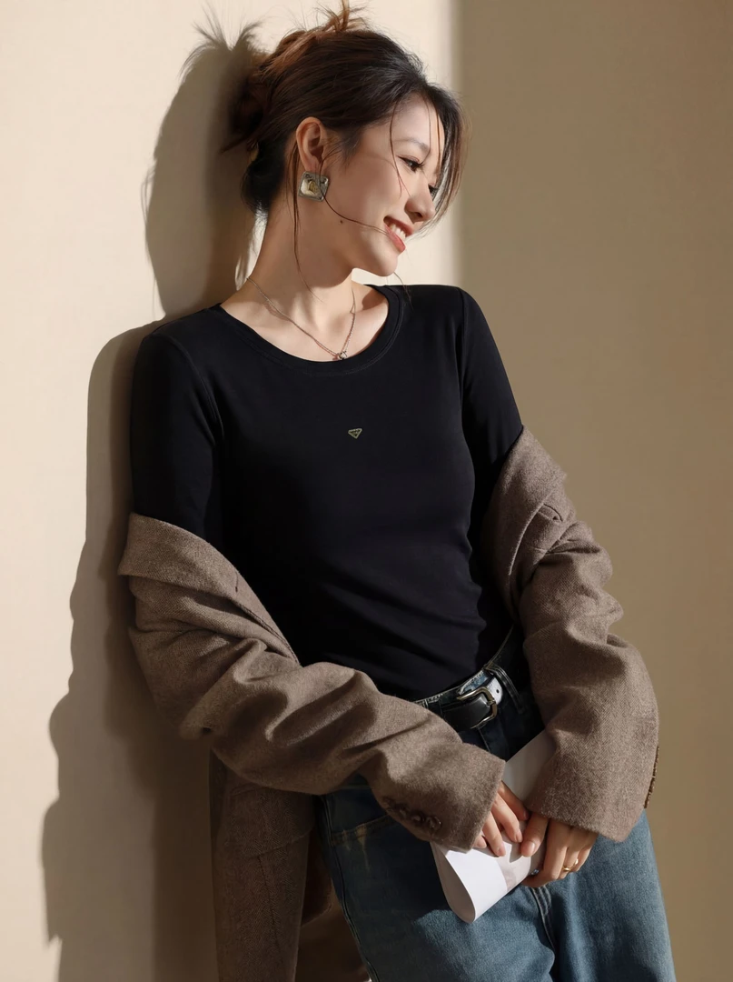 极简风长袖常规款老钱风羊绒打底衫秋季女士时尚修身百搭保暖