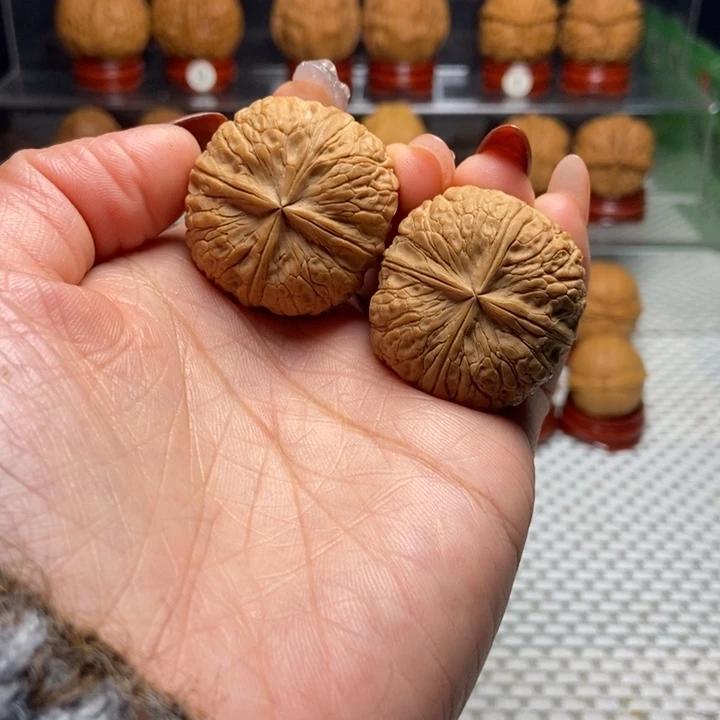 文玩核桃把件29状元红四棱