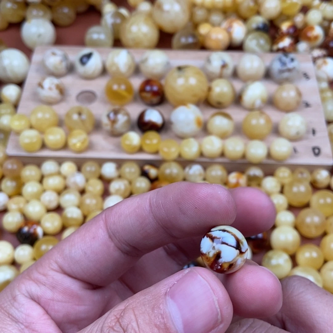 蜜蜡裸石未镶嵌大*蕉蜜蜡