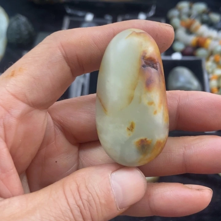 和田玉（糖玉）未镶嵌颈饰