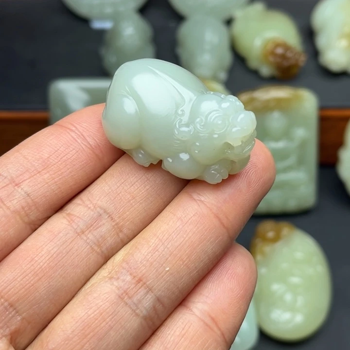 脚***球和田玉未镶嵌颈饰