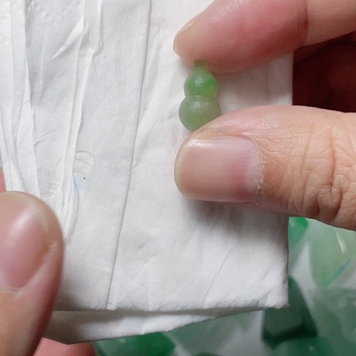 定制翡翠未镶嵌随行