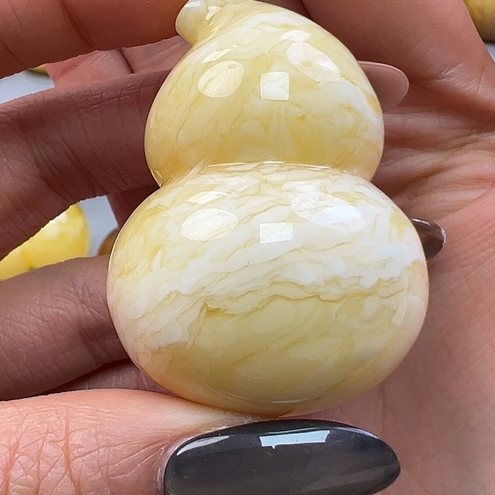 蜜蜡未镶嵌珠宝奇石