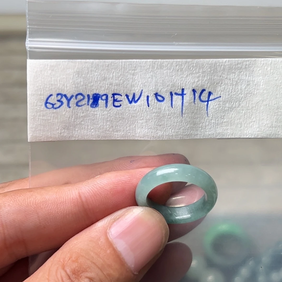 定制翡翠未镶嵌年***人