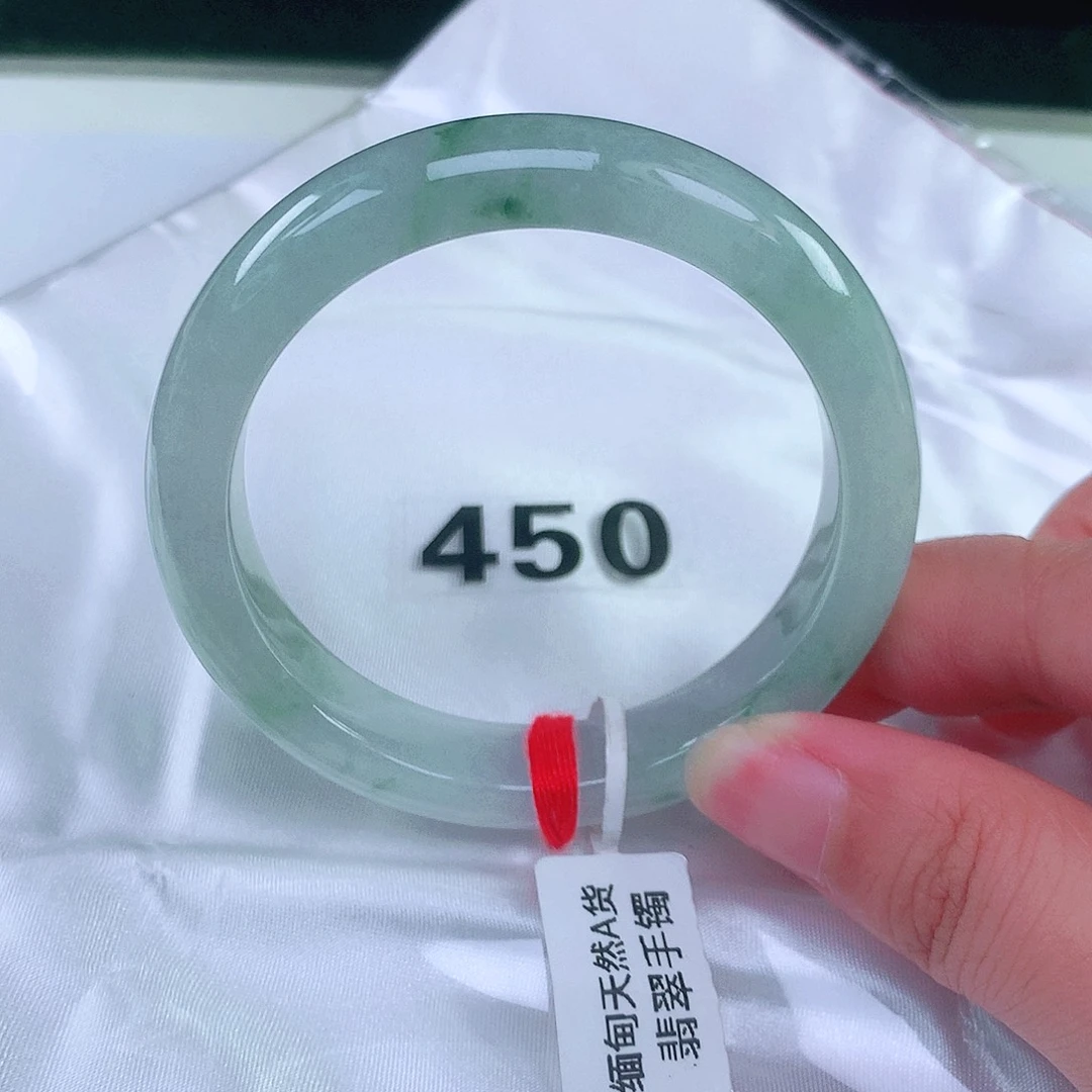 翡翠手镯未镶嵌翡翠手镯