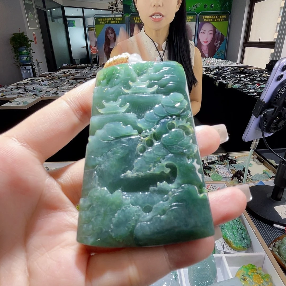 颈饰未镶嵌翡翠一个