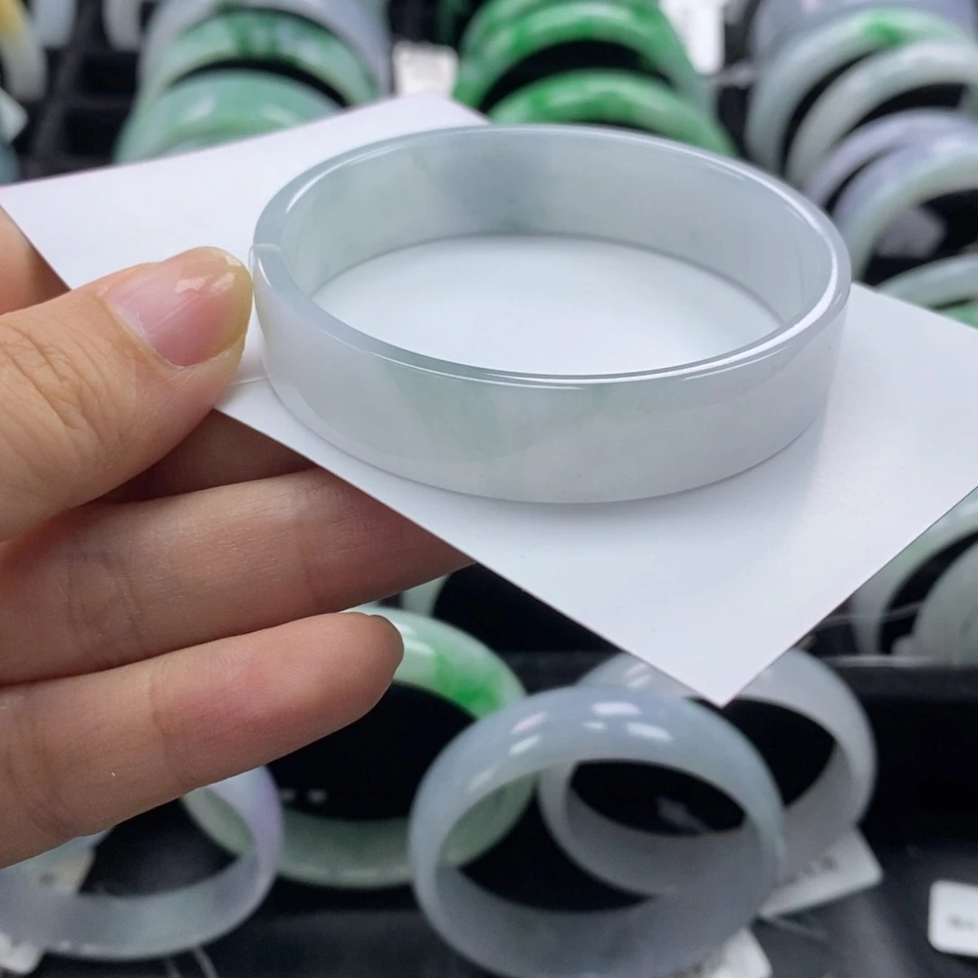 翡翠手镯未镶嵌公主