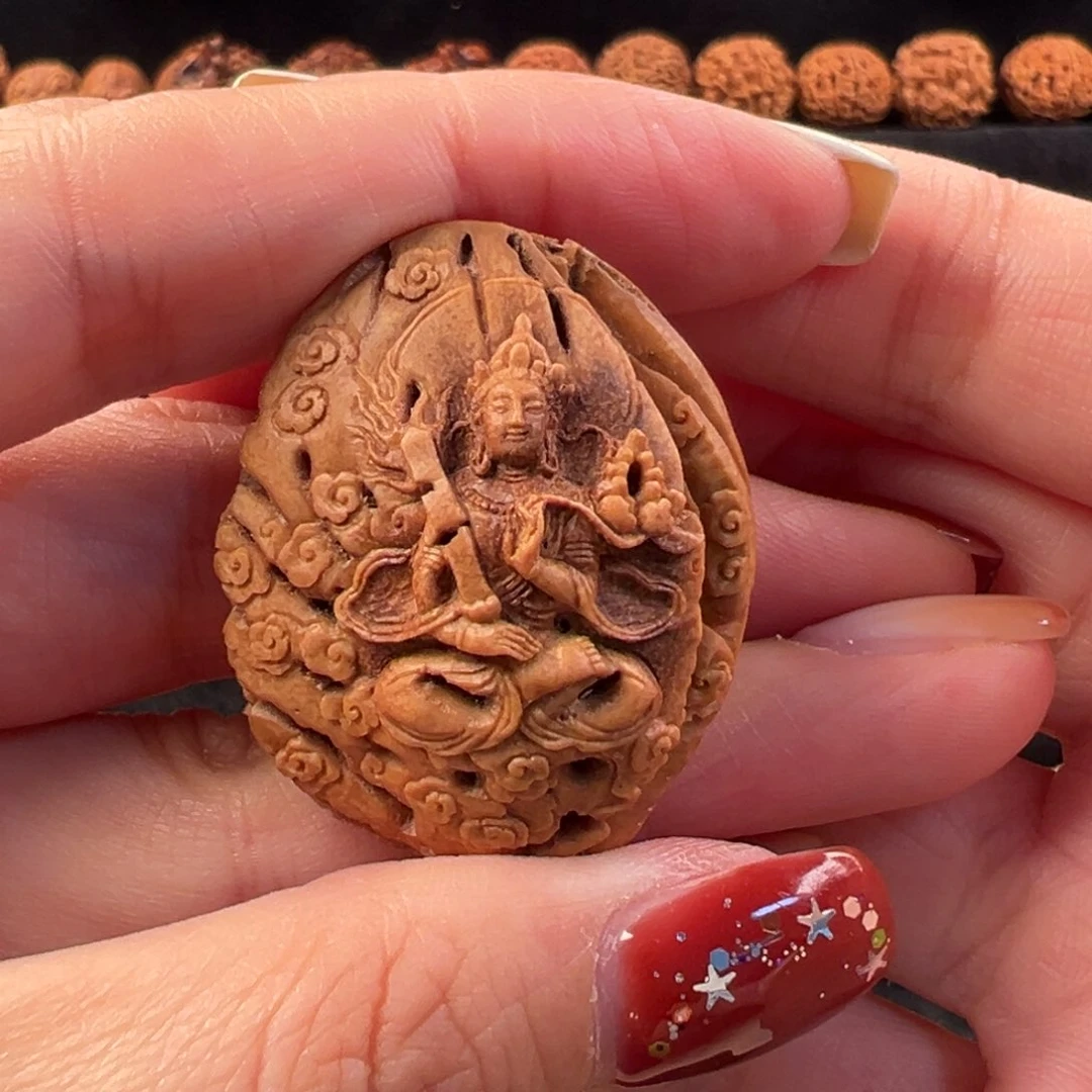 吊坠桃核桃核雕刻虚空藏菩萨