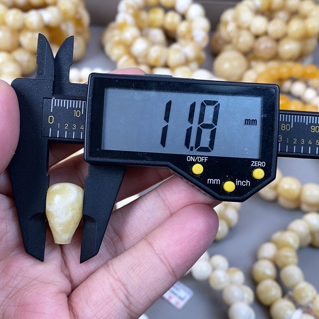 蜜蜡未镶嵌珠宝奇石