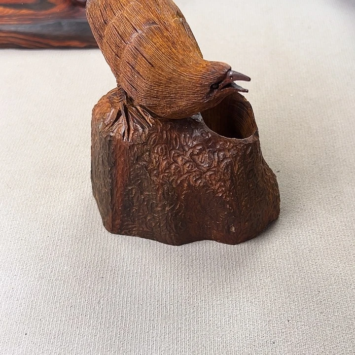 渝*老挝大红酸枝摆件一个