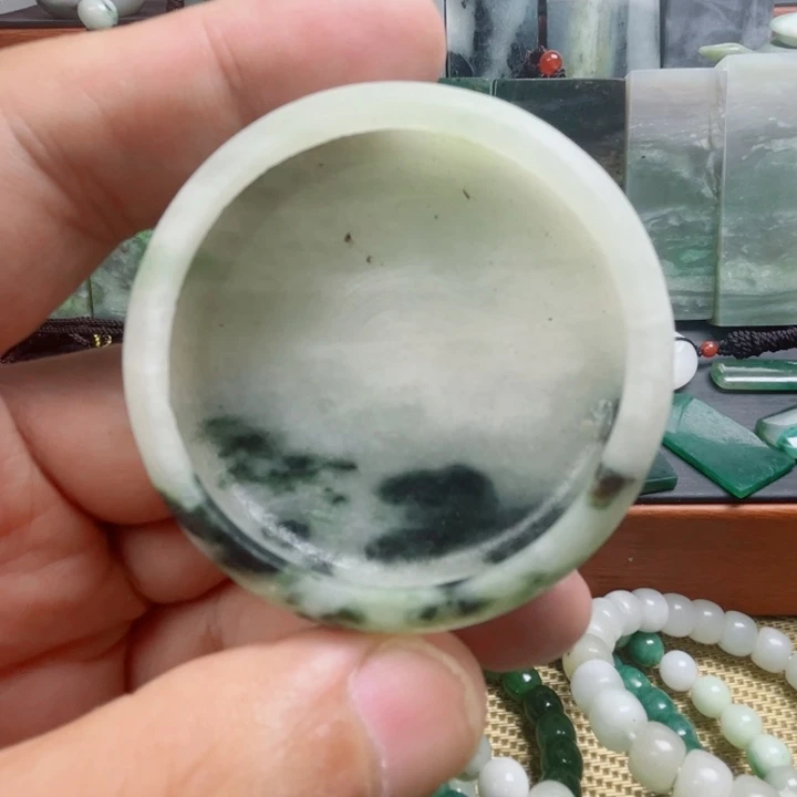 独山玉未镶嵌颈饰