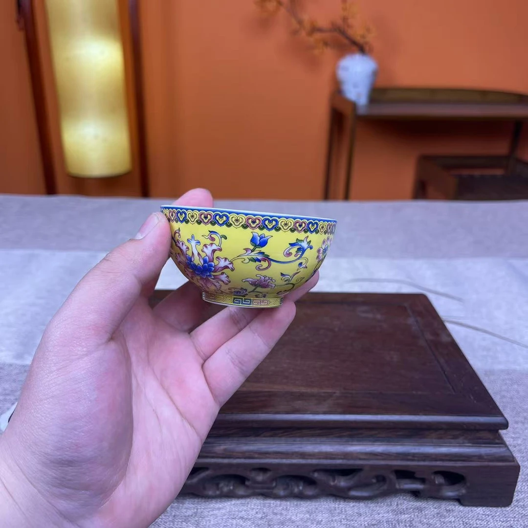 黄色珐琅彩缠枝莲银主人杯G1056