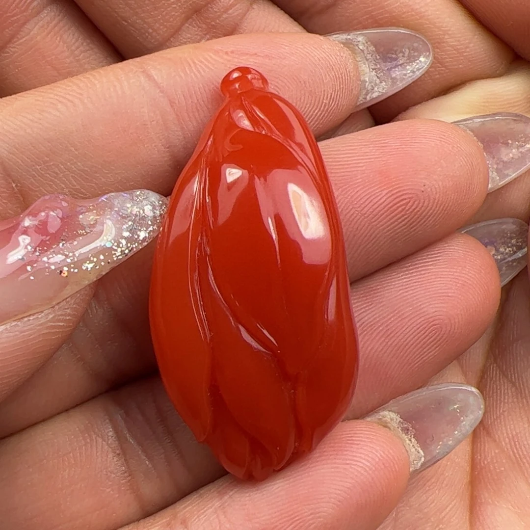 南红玛瑙吊坠未镶嵌