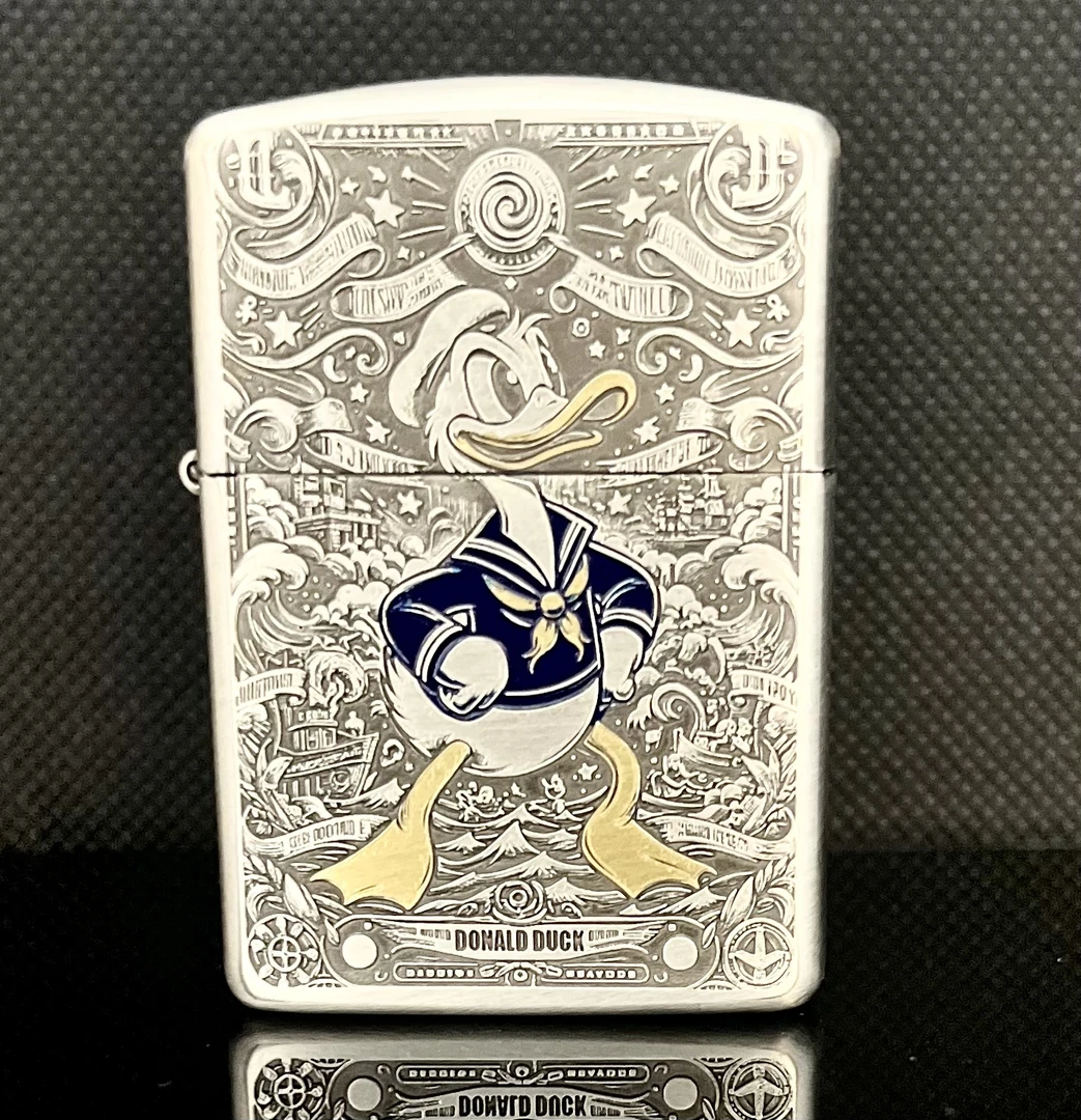 【小肥肥打火机】全新正品盔甲唐老鸭打火机/熏银鎏金唐老鸭打火机