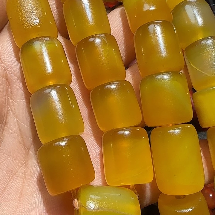 谭***玛瑙/玉髓未镶嵌颈饰