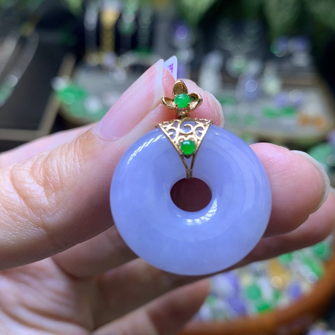 颈饰18K金镶嵌翡翠