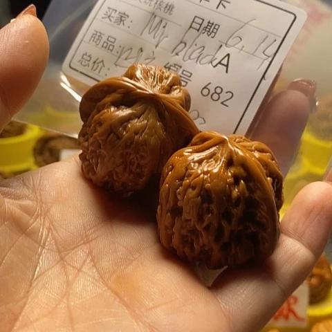 M***！文玩核桃把件自产自销……
