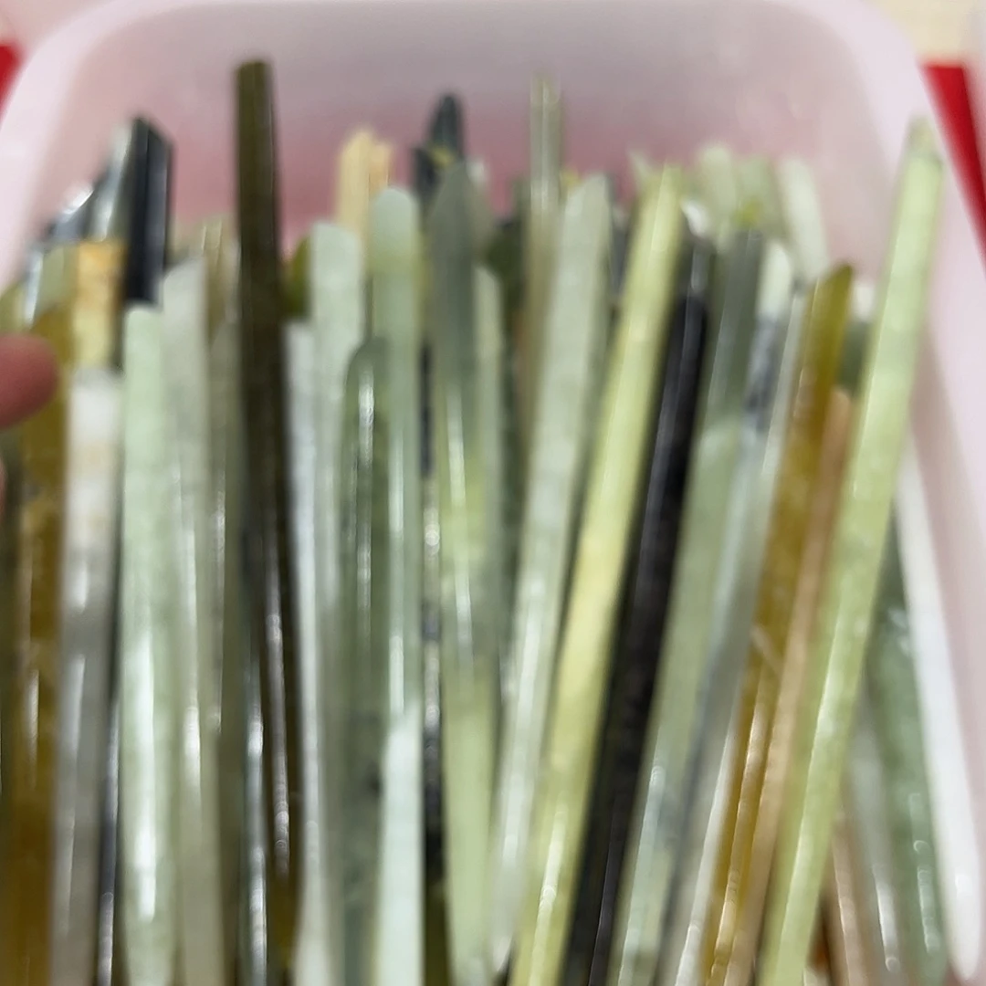 噜***噜蛇纹石玉未镶嵌发饰