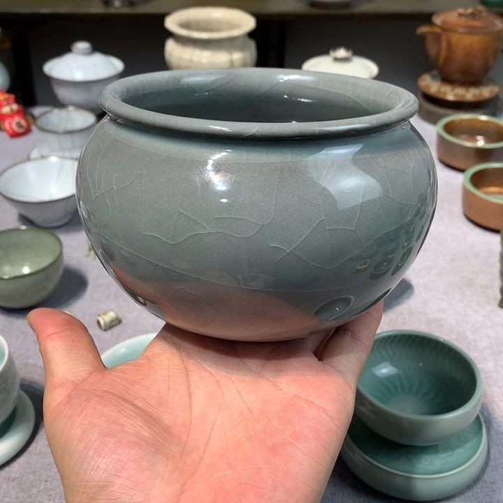 龙泉青瓷哥窑铁胎微瑕