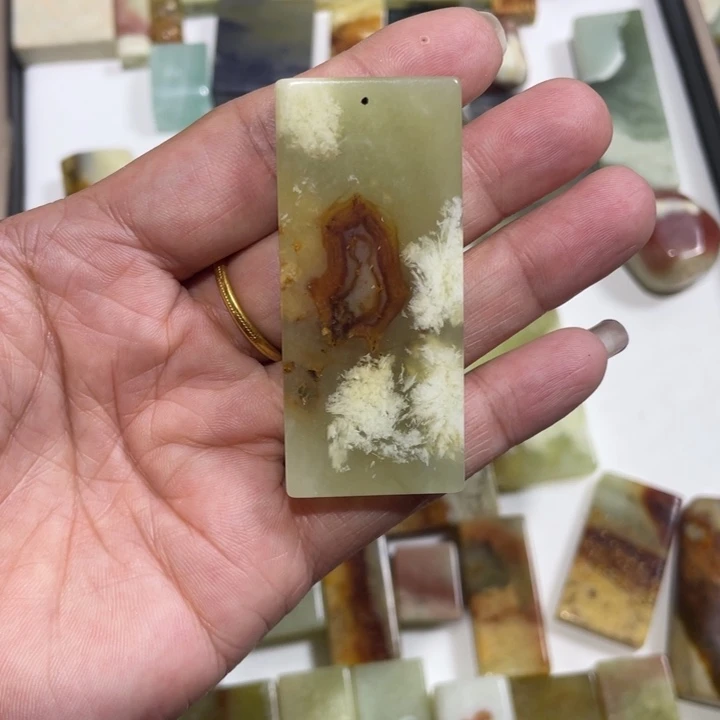 蛇纹石玉未镶嵌天然花玉平安无事牌