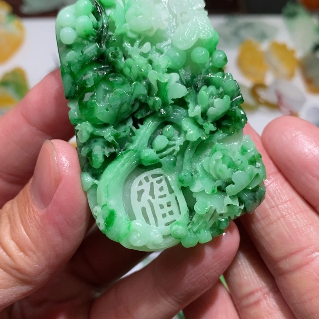 8***9定制翡翠未镶嵌吊坠